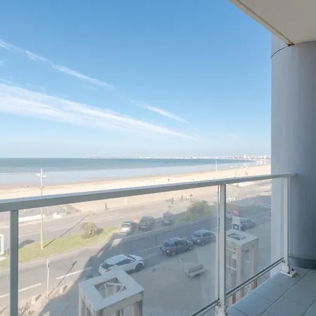 Studio Moderne Face A La Apartment